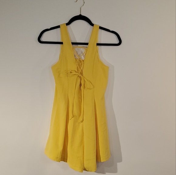 Lulu's lace up romper - Picture 2 of 10